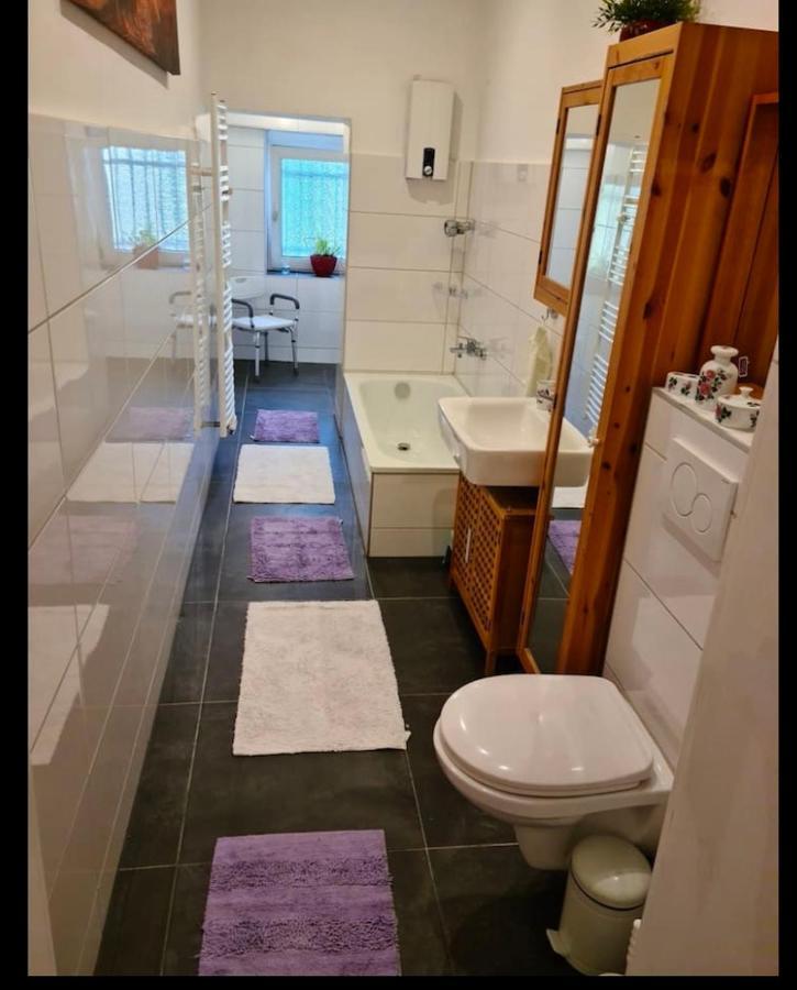 FeWo Nana -Eigener Eingang&Parkplatz, Netflix ,80m2sanierter Altbau Oberhausen  Exterior foto
